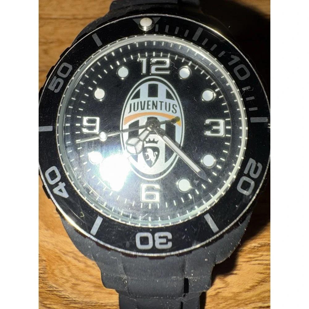 Juventus Official FC Black Silicone Strap Wristwatch JN382DN1 Needs Battery